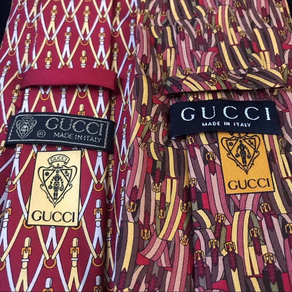 2 Gucci Silk Ties Belt Buckle Print in Red & Gold